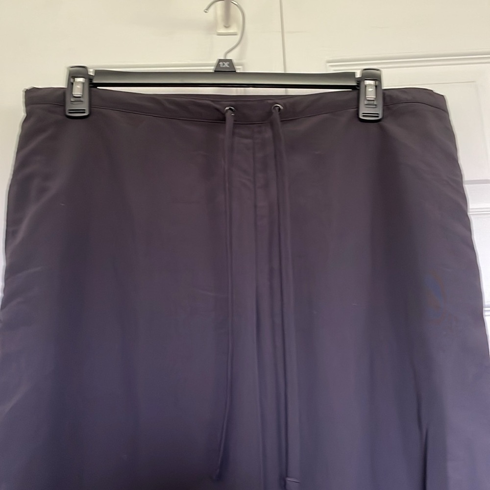 Women’s XL LL Bean Black capris. Drawstring partial elastic waist front pockets